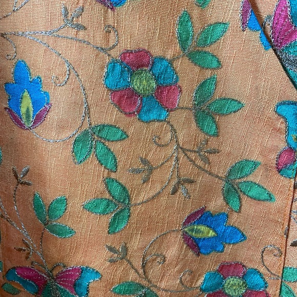 Beautiful new long jacket. - Picture 2 of 3